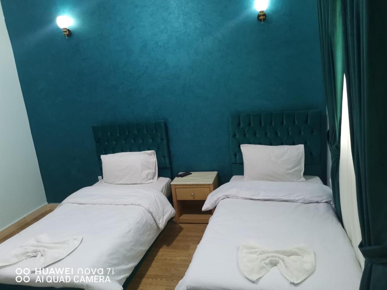 Anubis Kingdom Pyramids Hostel Kafrat al Jabal Bilik gambar