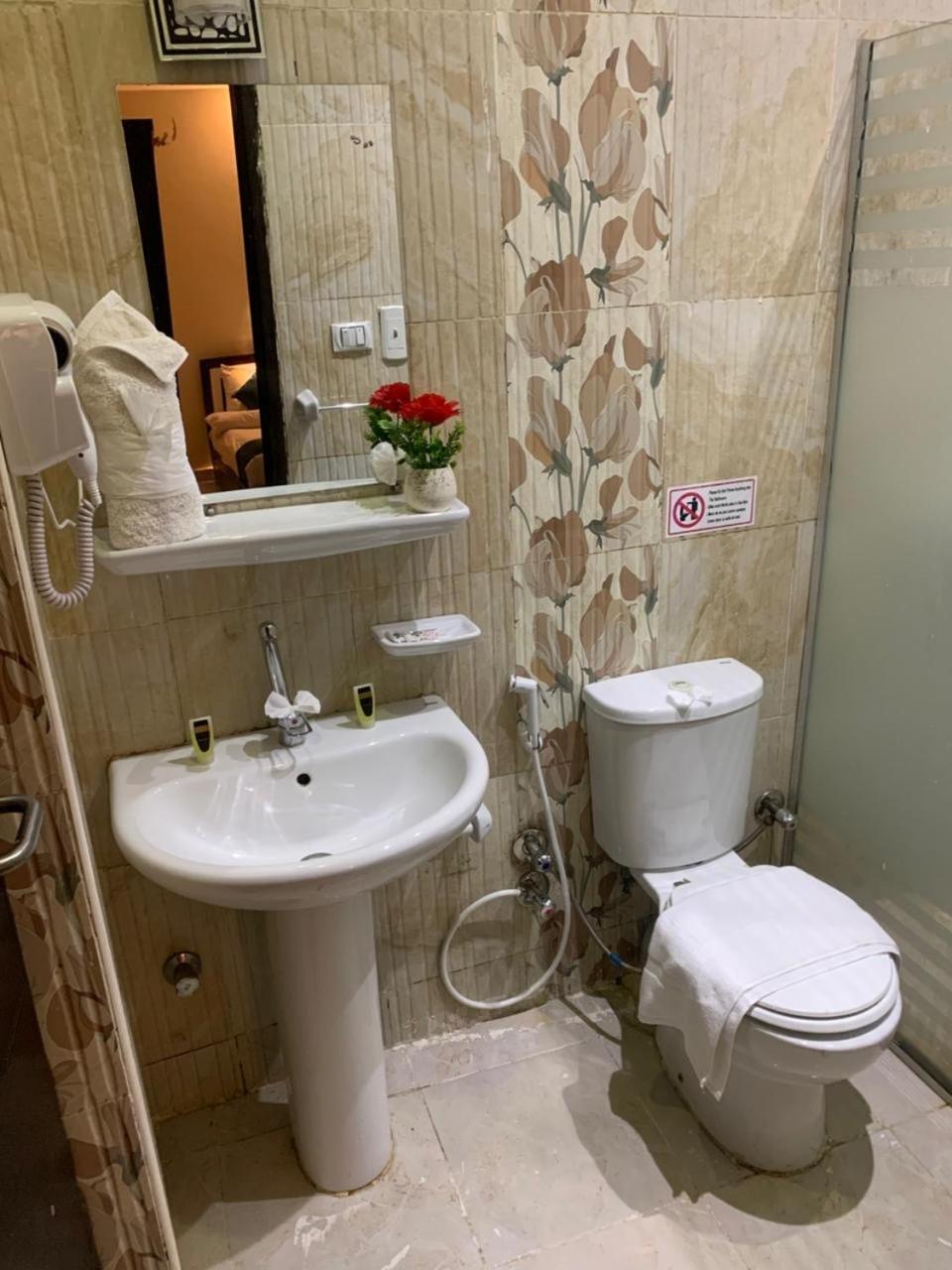 Anubis Kingdom Pyramids Hostel Kafrat al Jabal Luaran gambar
