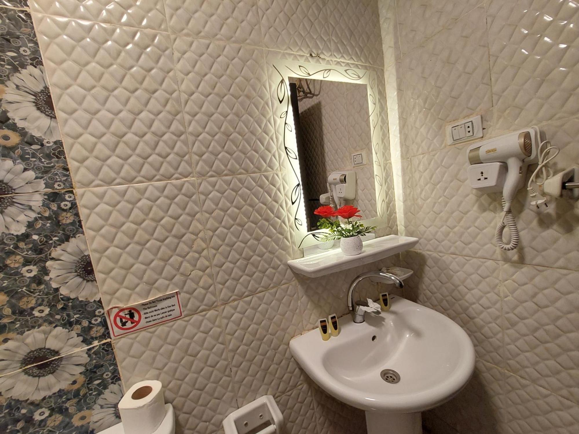 Anubis Kingdom Pyramids Hostel Kafrat al Jabal Luaran gambar